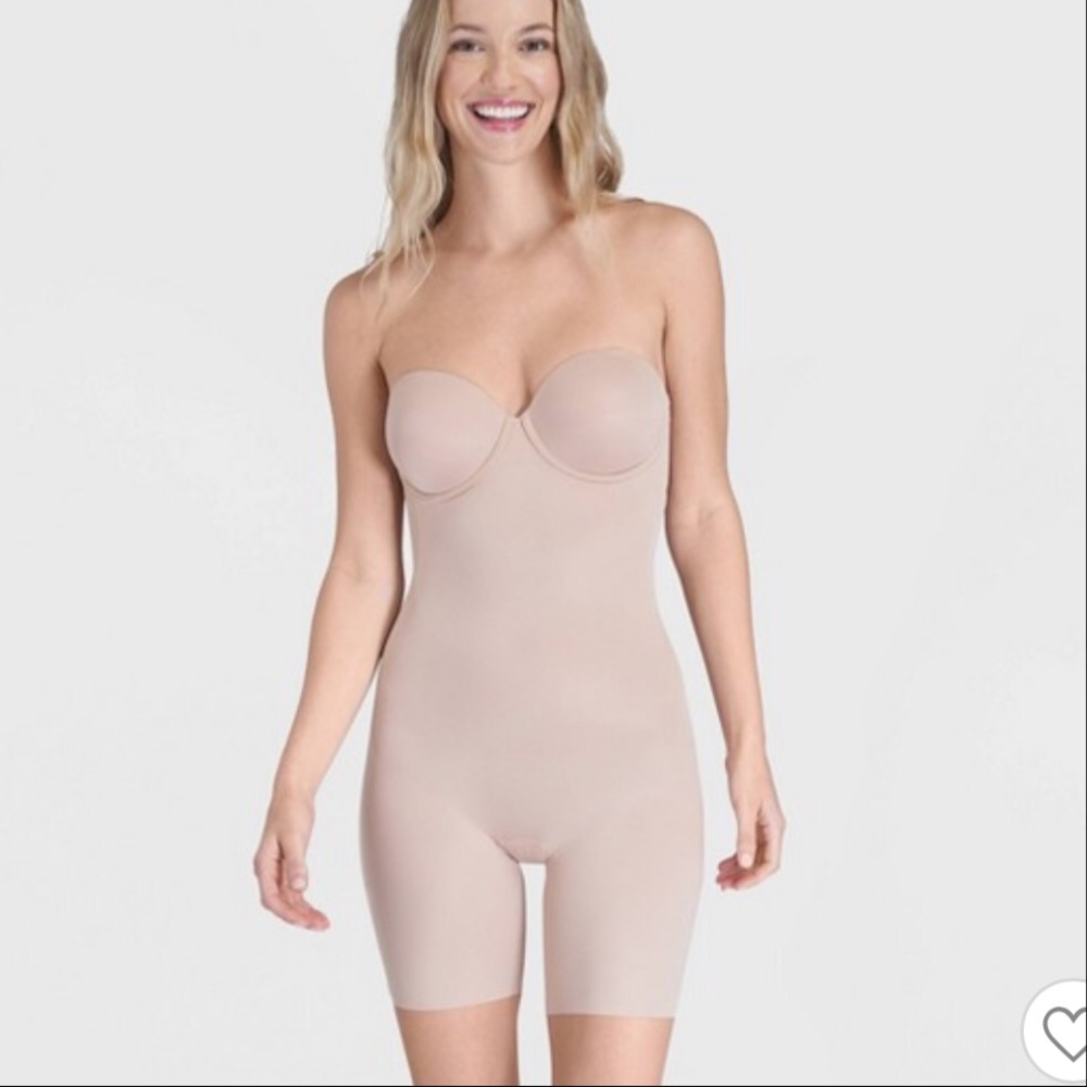 🆕Spanx Assets Strapless Cupped Shaping Bodysuit